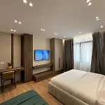Lux *