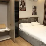 Lux 티라나