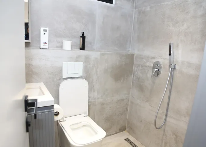 아파트 Lux 티라나